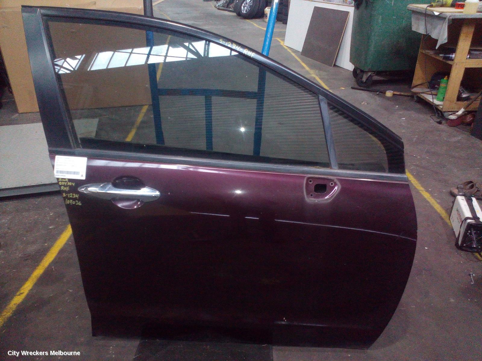 HONDA ODYSSEY RIGHT FRONT DOOR, RB (10TH VIN = 9/A/B/C/D), 04/2009 - 12/2013