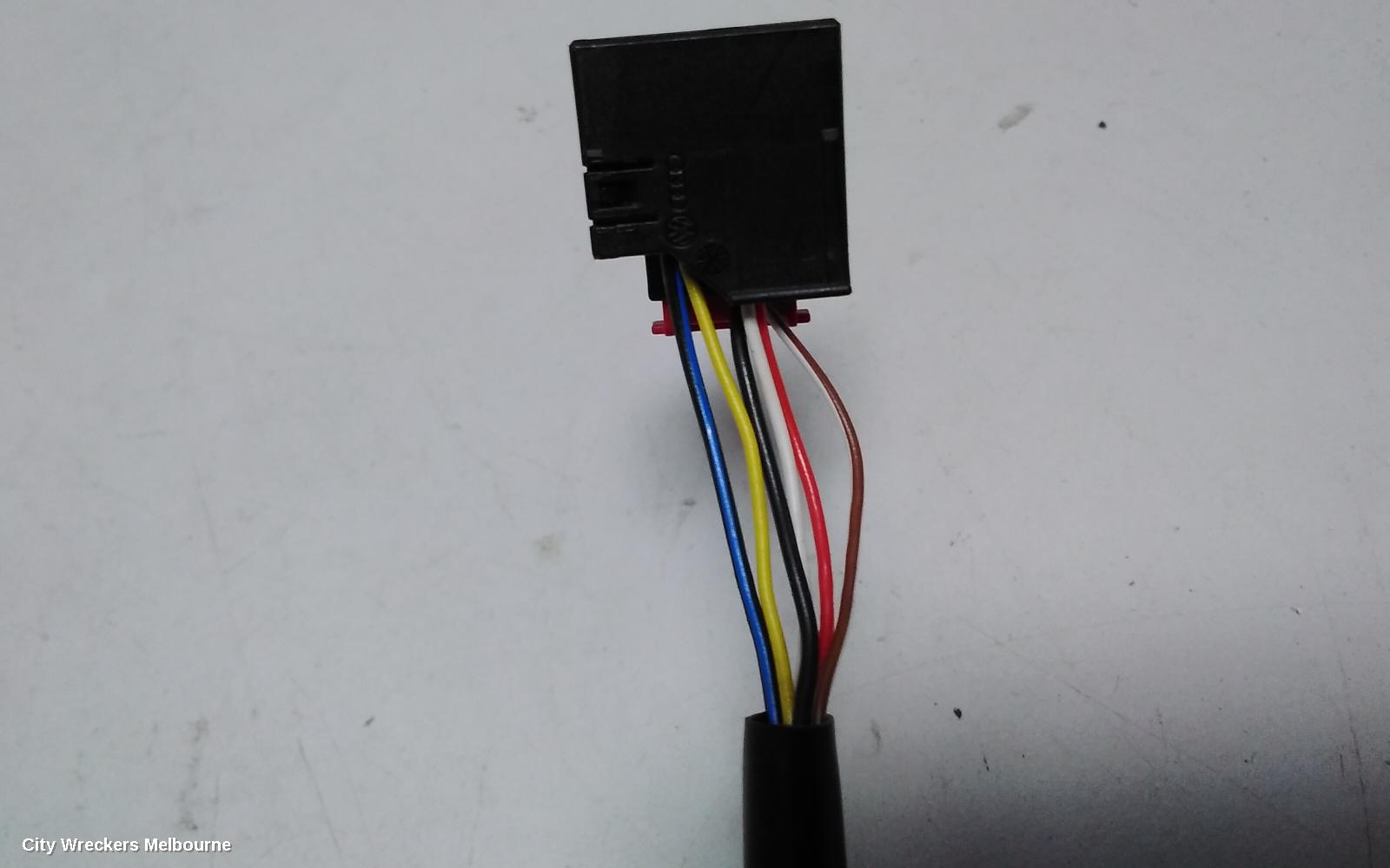 AUDI A4 RIGHT DOOR MIRROR, B8 8K, A4, MANUAL FOLD, NO LANE CHANGE ASSIST TYPE, 1 PLUG (6 WIRE), 02/2008 - 05/2009