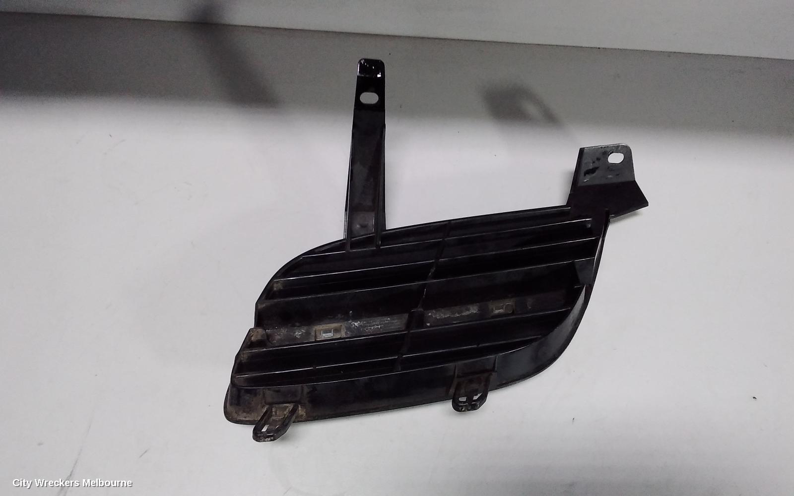 NISSAN PULSAR GRILLE, N16 SI, HATCH, RH SIDE, 06/2001 - 07/2003