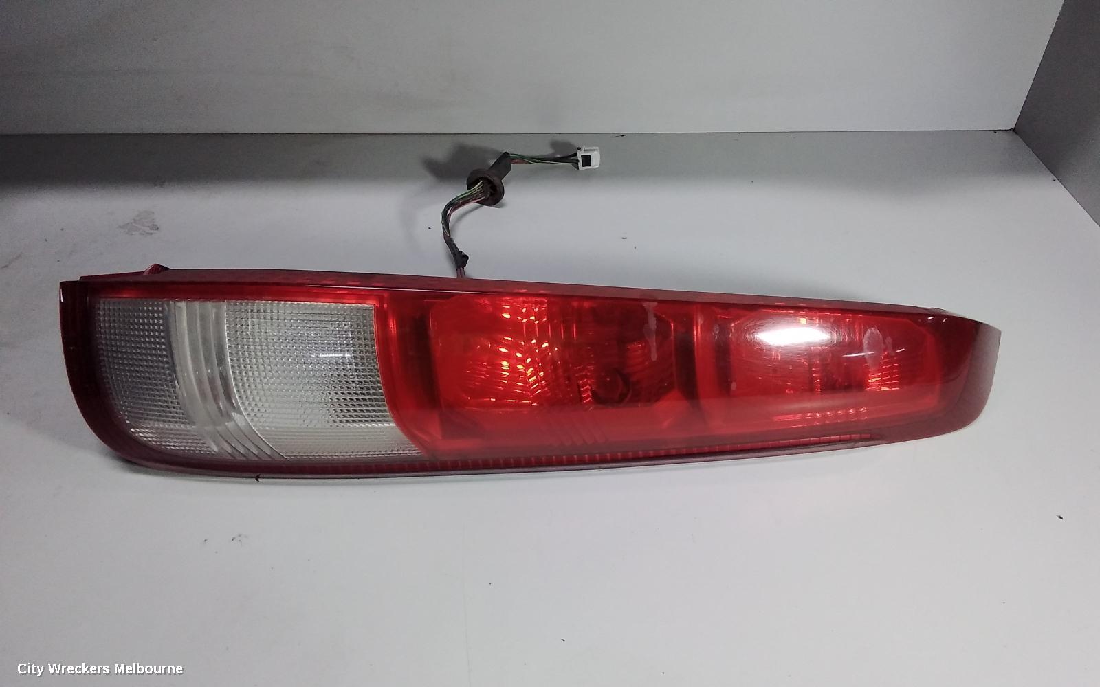 NISSAN XTRAIL RIGHT TAILLIGHT, T30, ST/ST-S/ST-X/TI/TI-L, 11/2003 - 09/2007