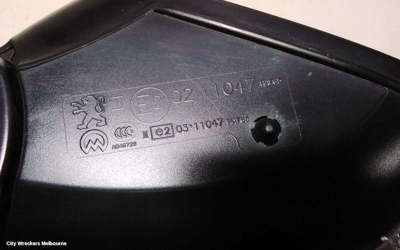 PEUGEOT 208 RIGHT DOOR MIRROR, A9, POWER FOLD, NON CHROME TRIM, COLOUR CODED COVER TYPE, 10/2012 - 12/2018