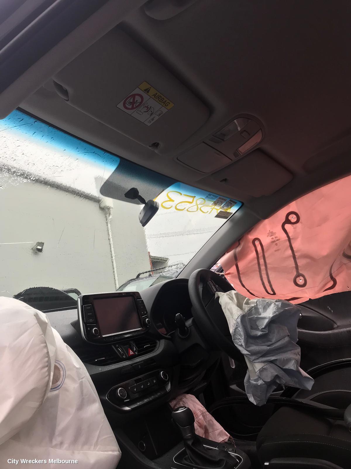 HYUNDAI I30 RIGHT FRONT DOOR WINDOW, PD, HATCH, 03/2017 ONWARDS