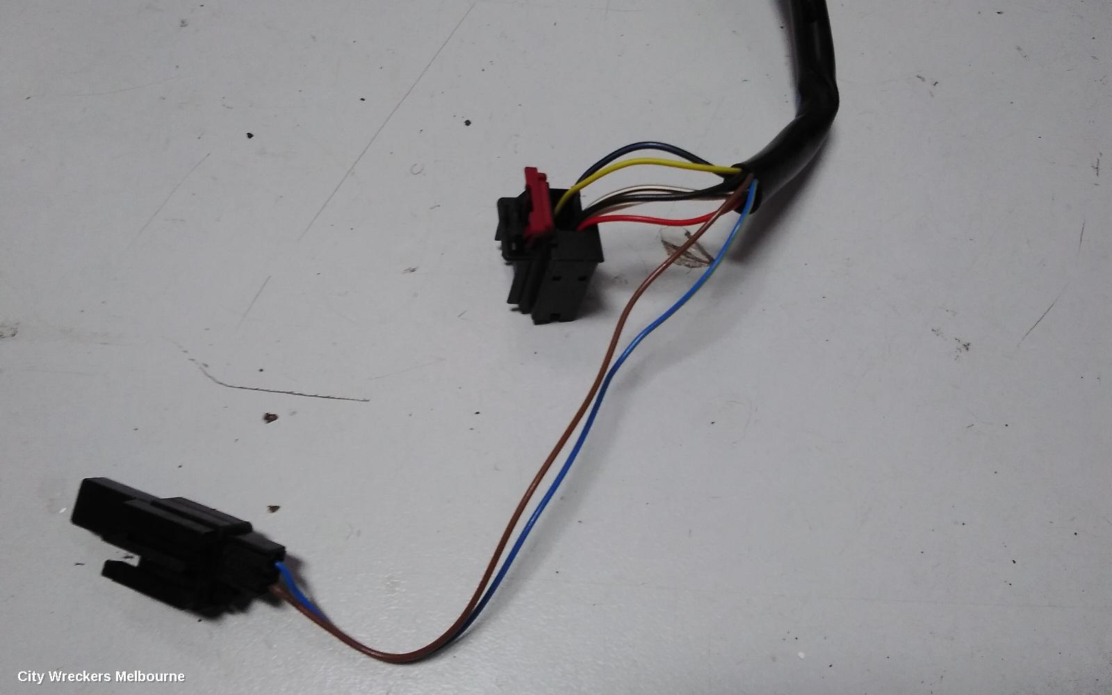 AUDI A4 RIGHT DOOR MIRROR, B8 8K, A4, MANUAL FOLD, NO LANE CHANGE ASSIST TYPE, 1 PLUG (6 WIRE), 02/2008 - 05/2009