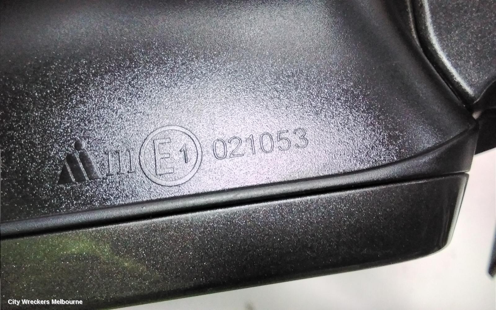 AUDI A4 RIGHT DOOR MIRROR, B8 8K, A4, MANUAL FOLD, NO LANE CHANGE ASSIST TYPE, 1 PLUG (6 WIRE), 02/2008 - 05/2009