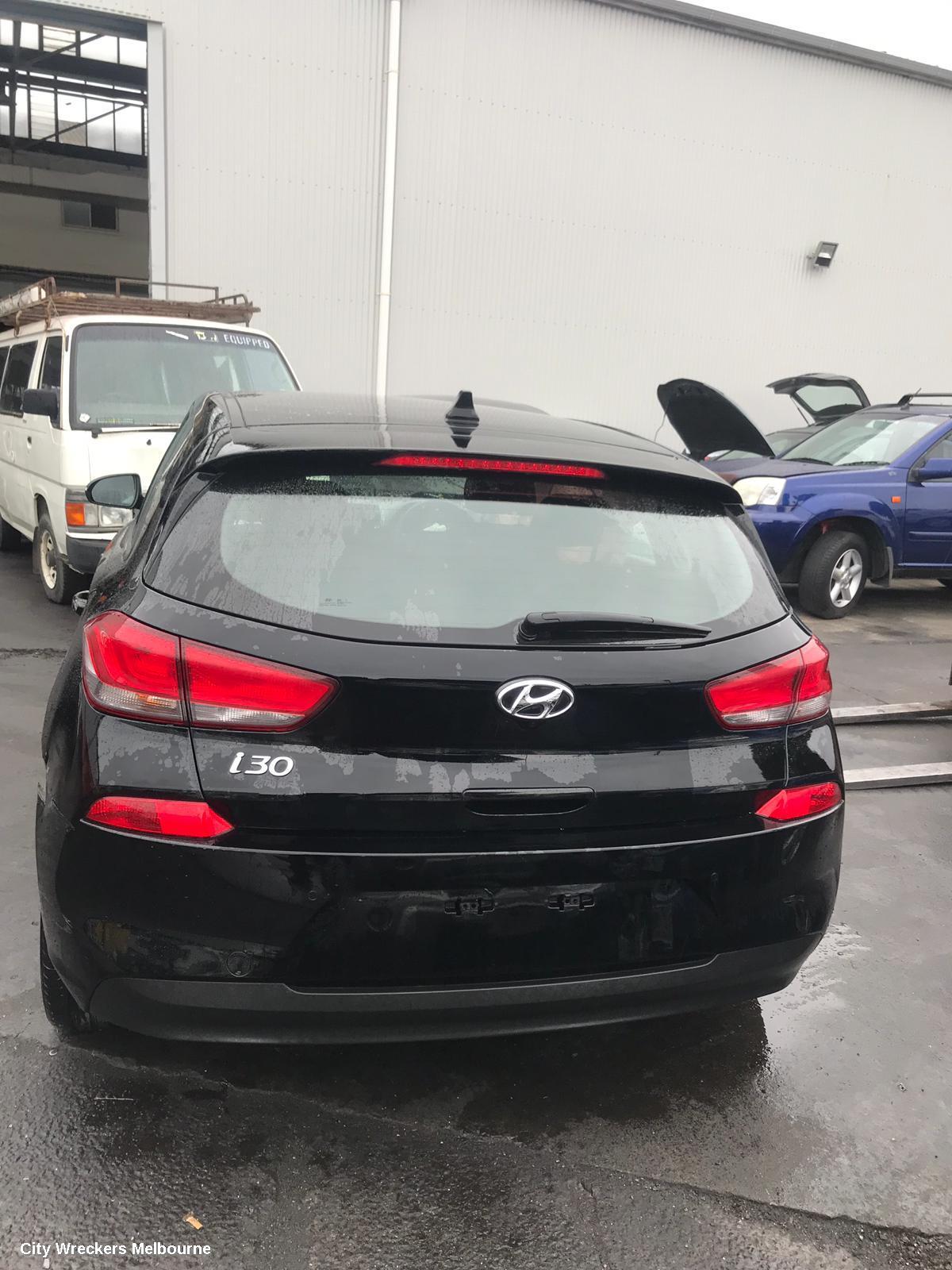 HYUNDAI I30 RIGHT FRONT DOOR WINDOW, PD, HATCH, 03/2017 ONWARDS