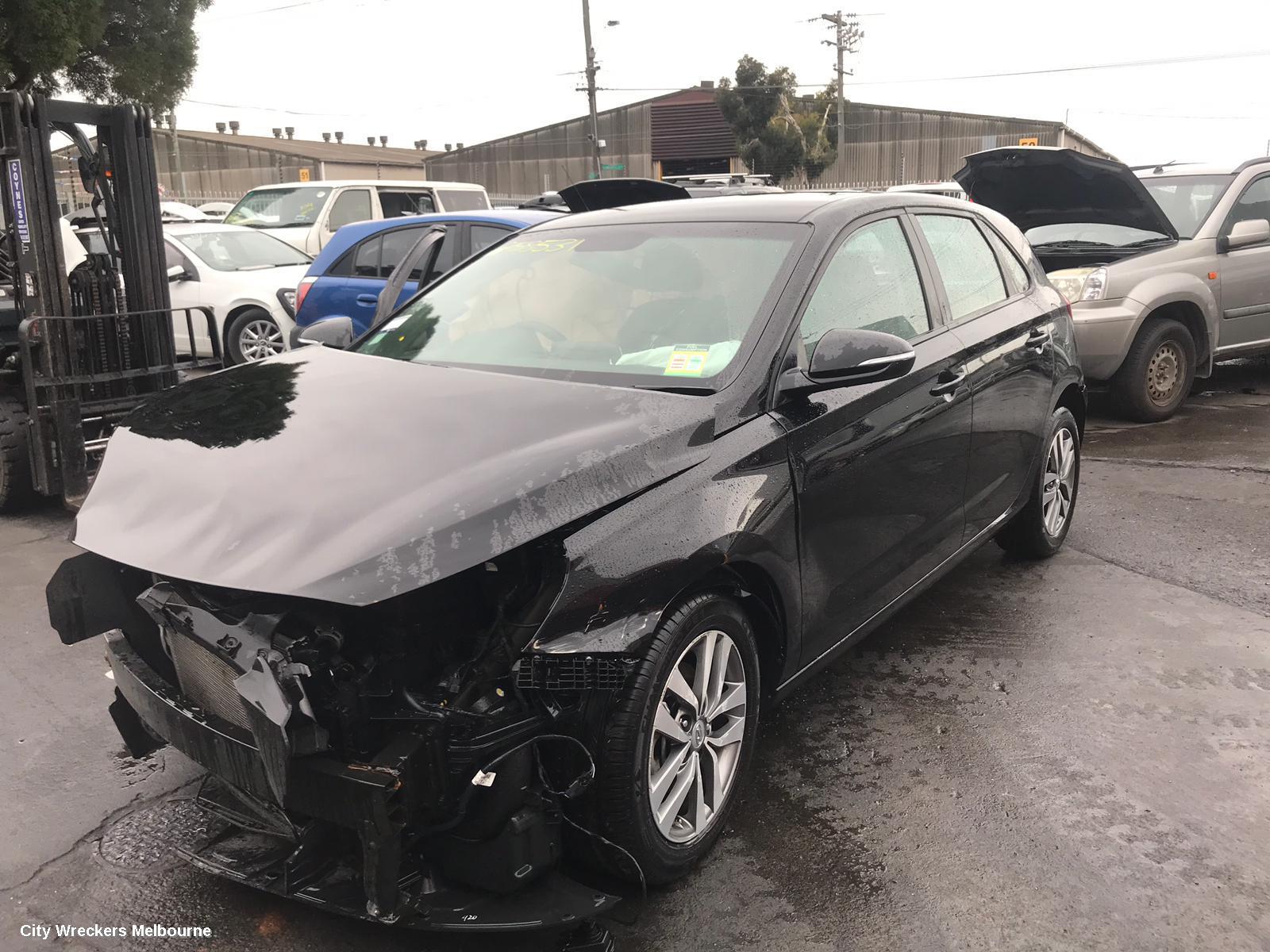 HYUNDAI I30 RIGHT FRONT DOOR WINDOW, PD, HATCH, 03/2017 ONWARDS