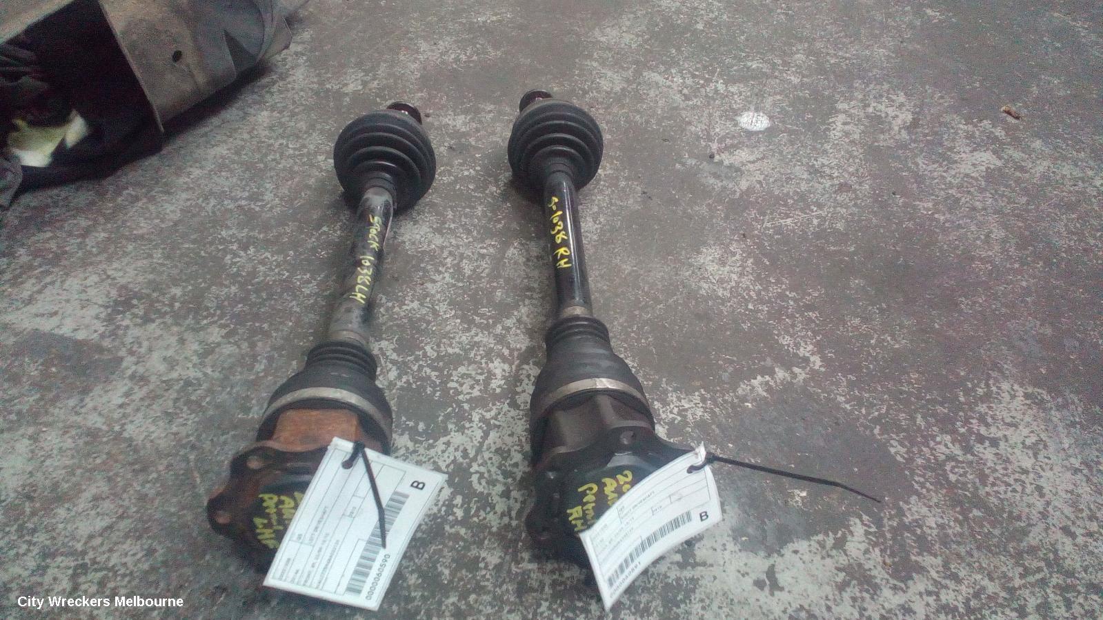 AUDI Q5 RIGHT DRIVESHAFT, FRONT, 2.0, PETROL, 8R, 03/2009 - 10/2012