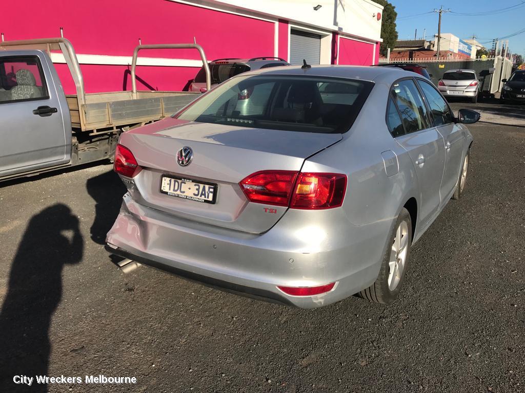VOLKSWAGEN JETTA REAR GARNISH, BOOTLID LAMP (RH SIDE), 1B, 02/2011 - 10/2014