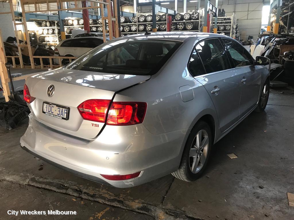 VOLKSWAGEN JETTA REAR GARNISH, BOOTLID LAMP (RH SIDE), 1B, 02/2011 - 10/2014
