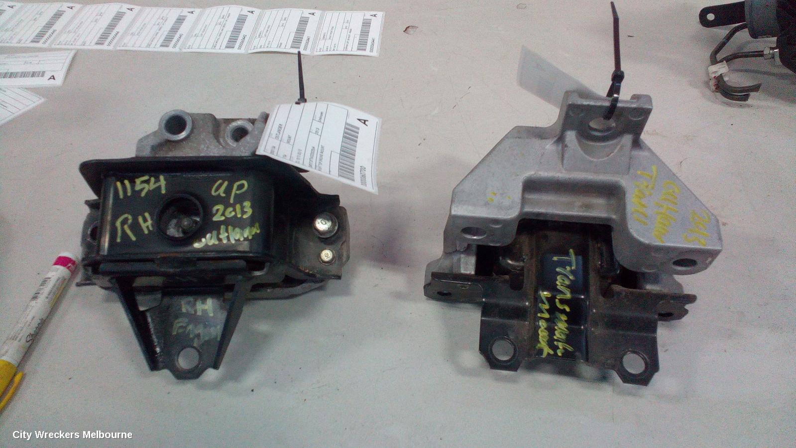 MITSUBISHI OUTLANDER MOUNT, ZJ, 10/2012 - 03/2015