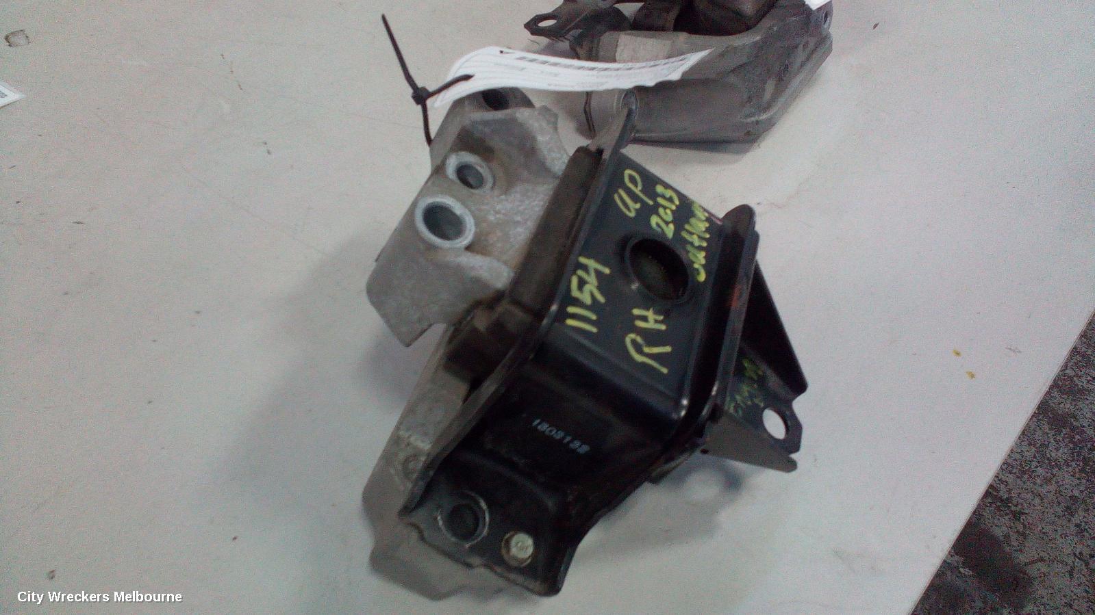 MITSUBISHI OUTLANDER MOUNT, ZJ, 10/2012 - 03/2015