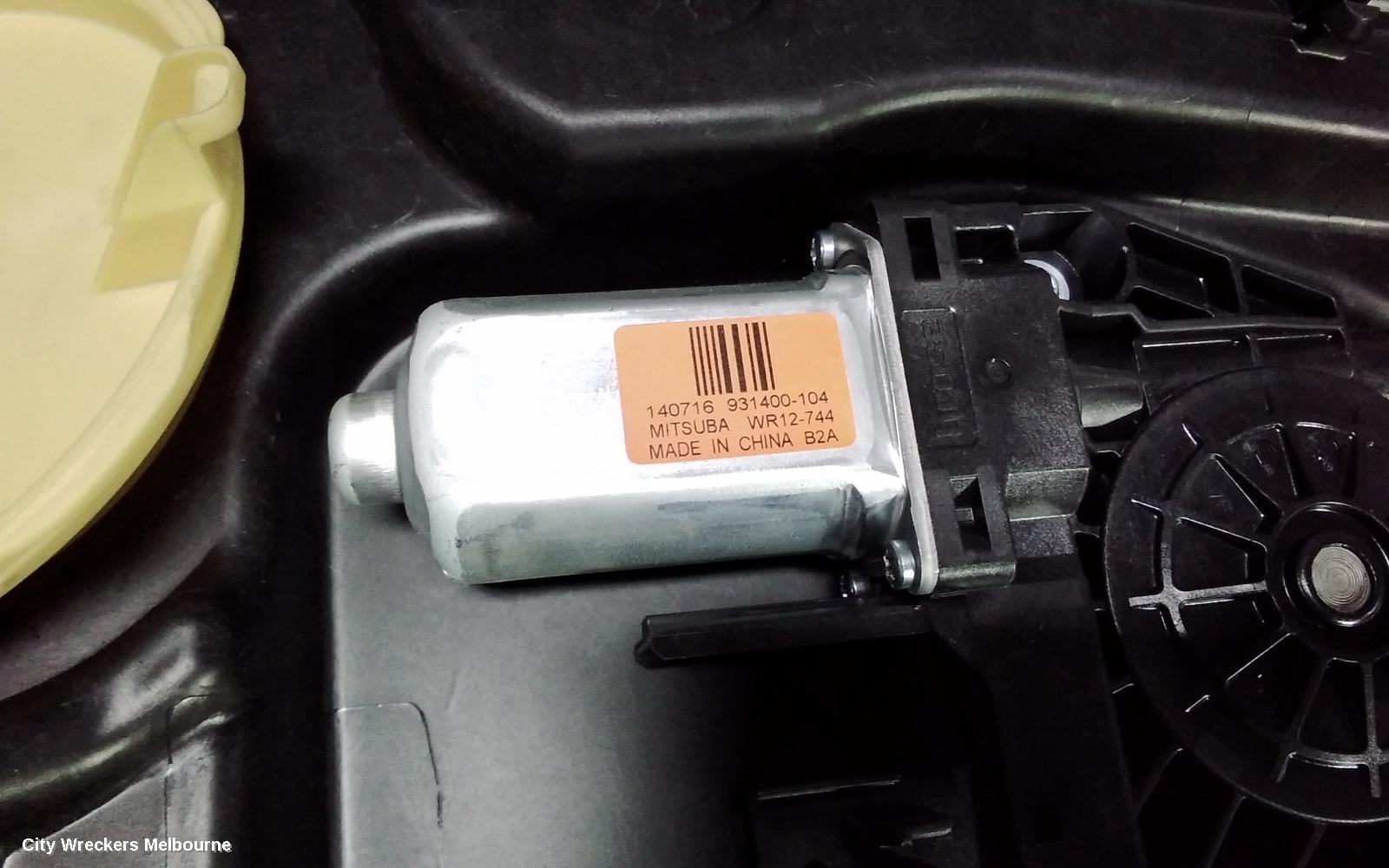 JEEP CHEROKEE LEFT FRONT WINDOW REG/MOTOR, KL, 02/2014 ONWARDS