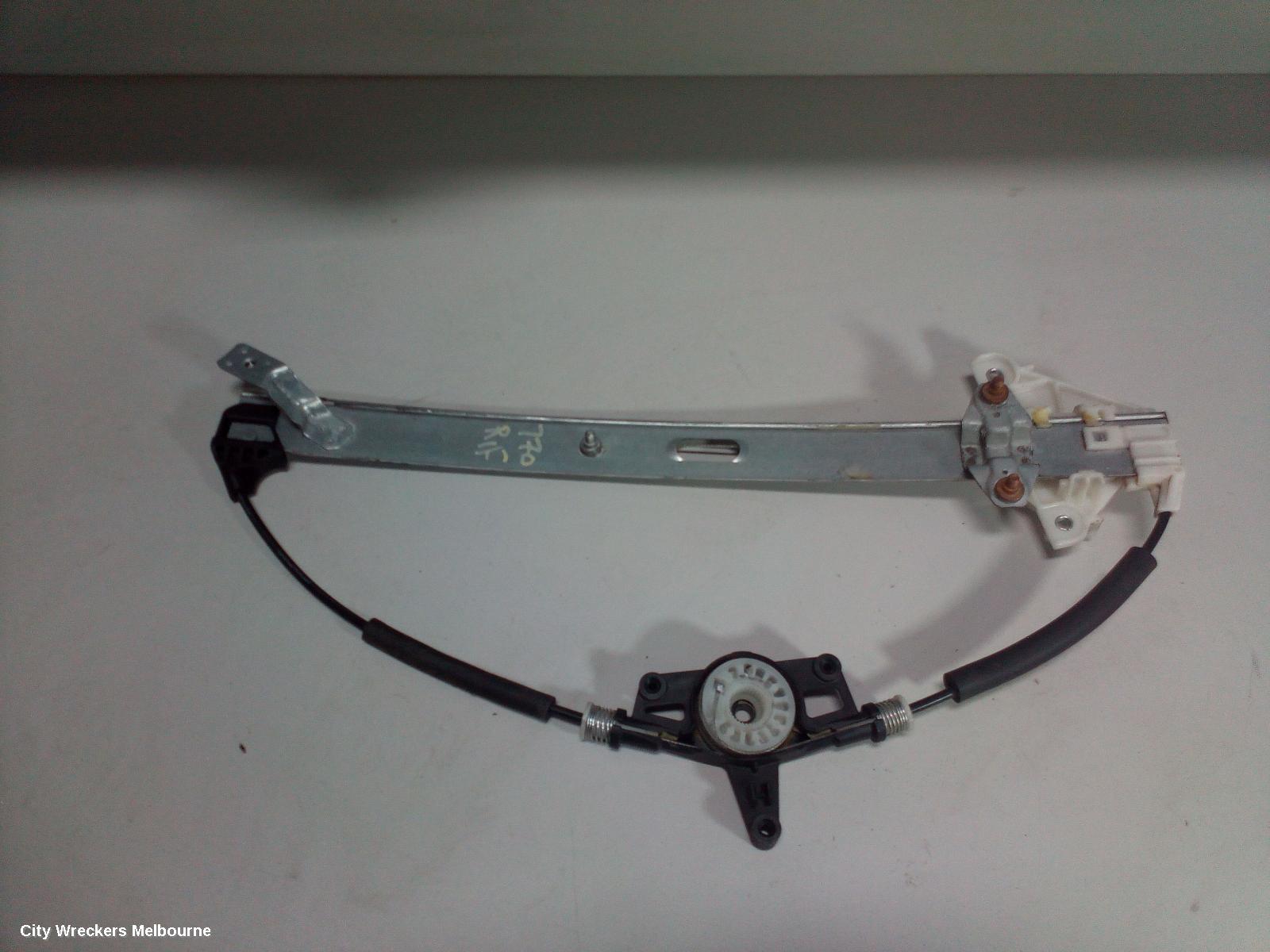 MAZDA 3 RIGHT FRONT WINDOW REG/MOTOR, BM-BN, 06/2013 - 02/2019
