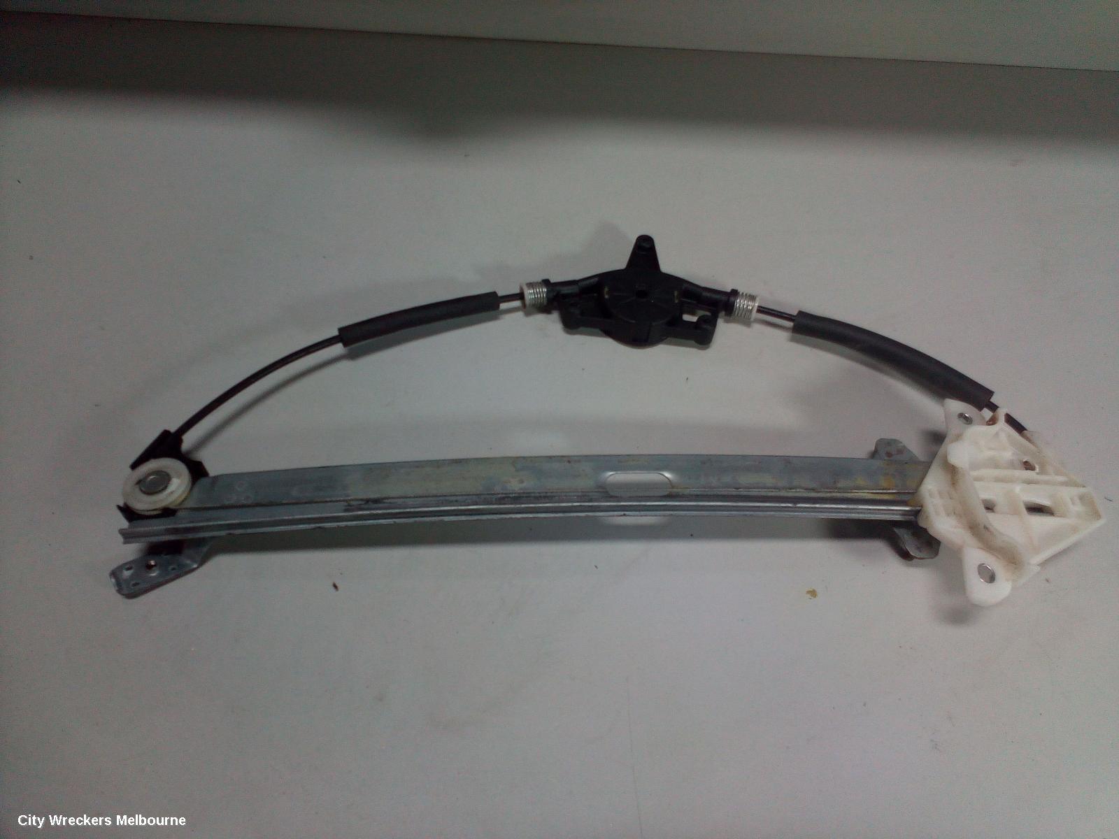 MAZDA 3 RIGHT FRONT WINDOW REG/MOTOR, BM-BN, 06/2013 - 02/2019