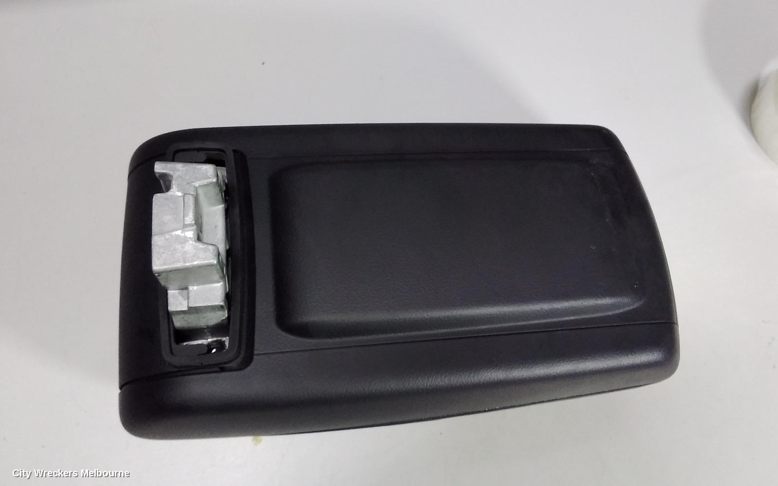 AUDI A6 CONSOLE, C6/4F, 11/2004 - 06/2011