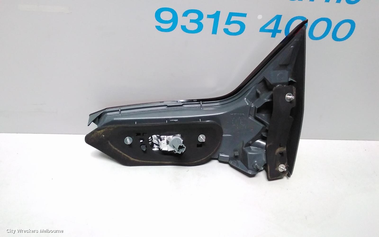 HONDA HRV REAR GARNISH, TAILGATE LAMP (RH SIDE), RU5, VTI, LED, NON OPTICAL GUIDE TYPE, 12/2014 - 06/2018