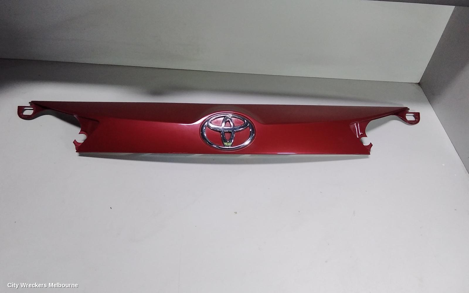 TOYOTA RAV4 REAR GARNISH, TAILGATE GARNISH (CENTRE), GX, XA40, 12/2012 - 09/2015