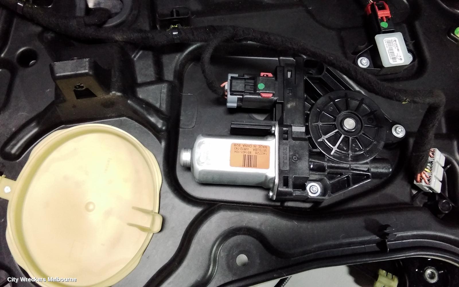 JEEP CHEROKEE RIGHT FRONT WINDOW REG/MOTOR, KL, 02/2014 ONWARDS