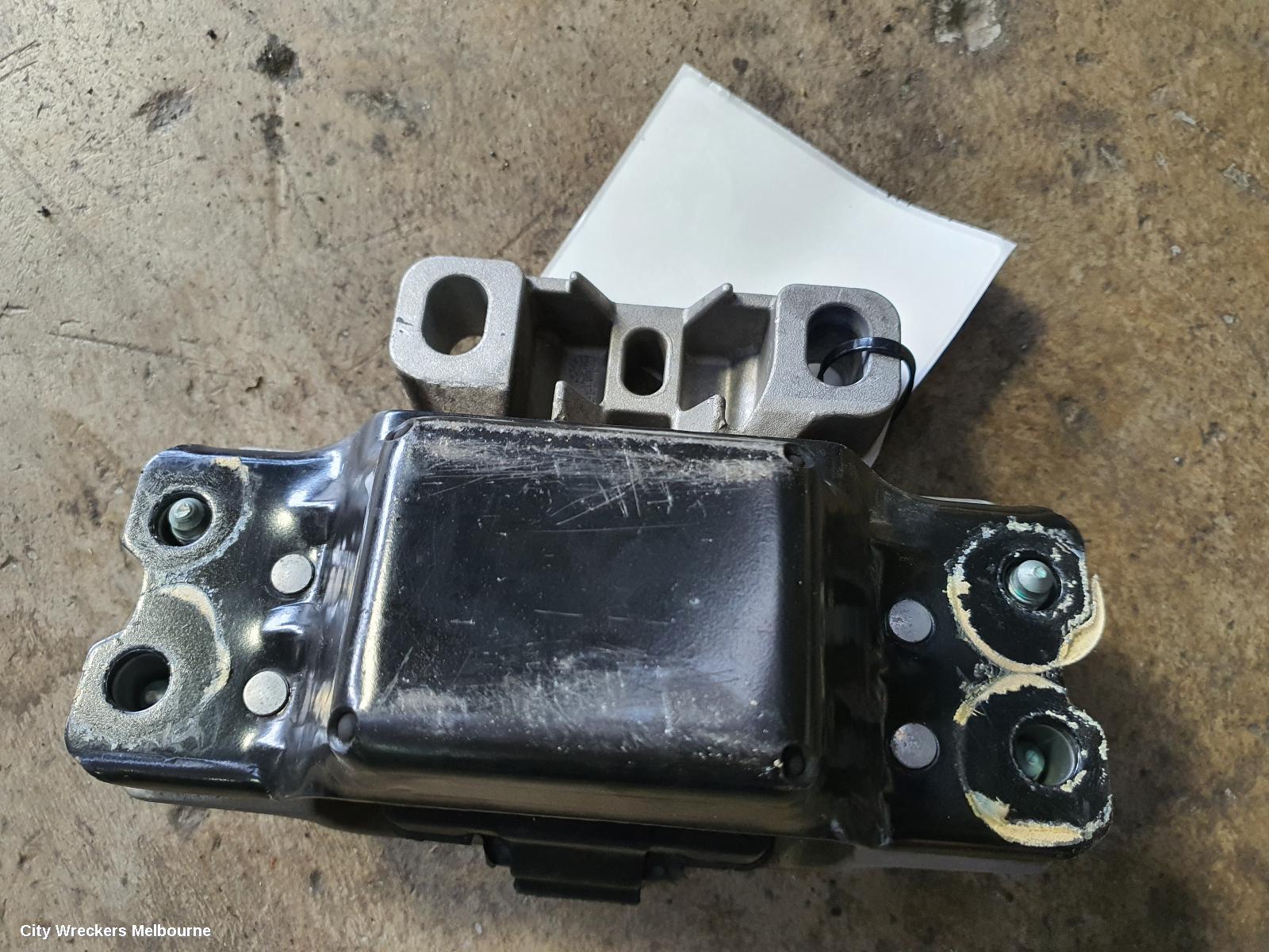 VOLKSWAGEN GOLF MOUNT, GEN 5 06/2004 - 02/2009