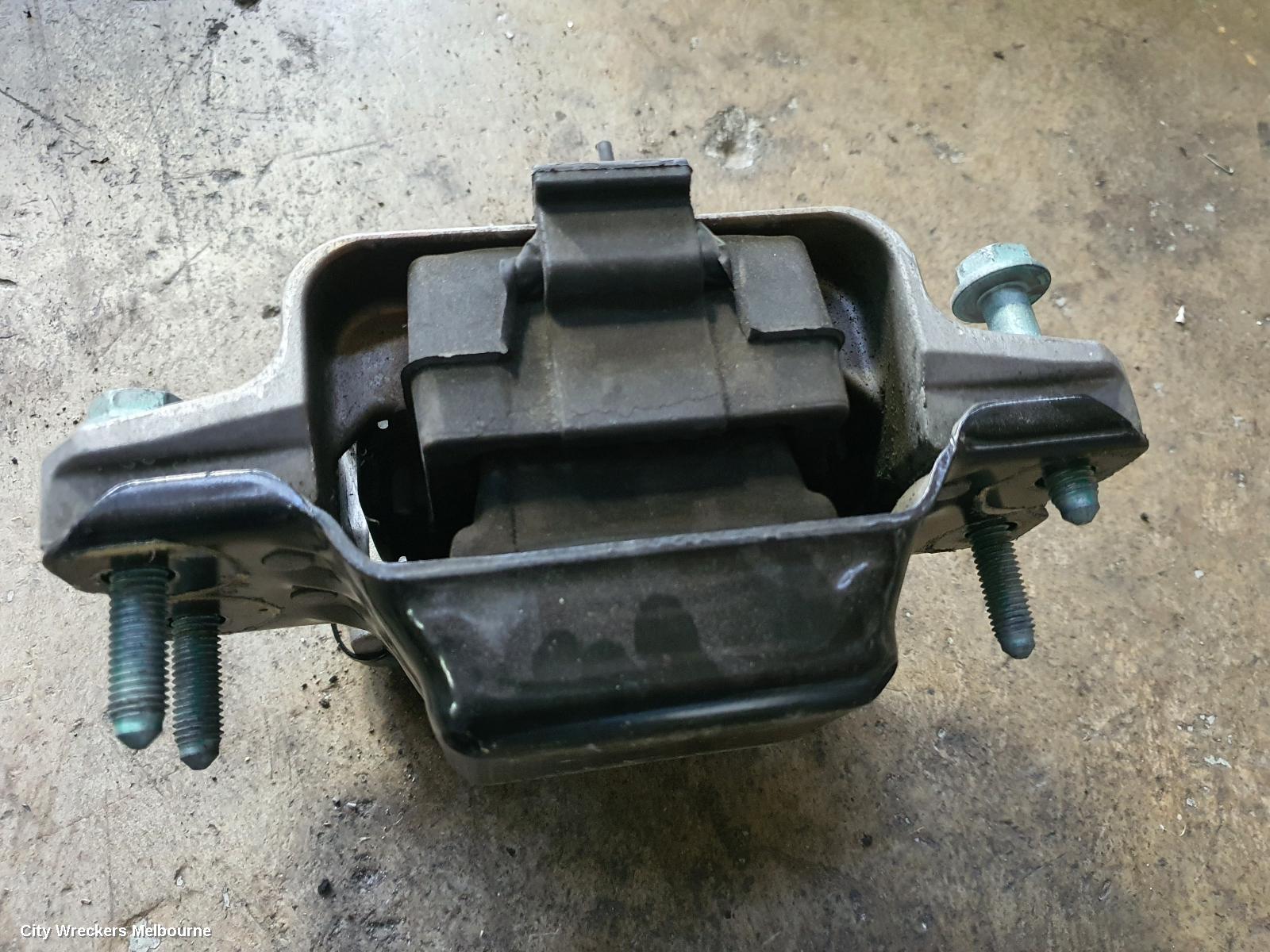VOLKSWAGEN GOLF MOUNT, GEN 5 06/2004 - 02/2009