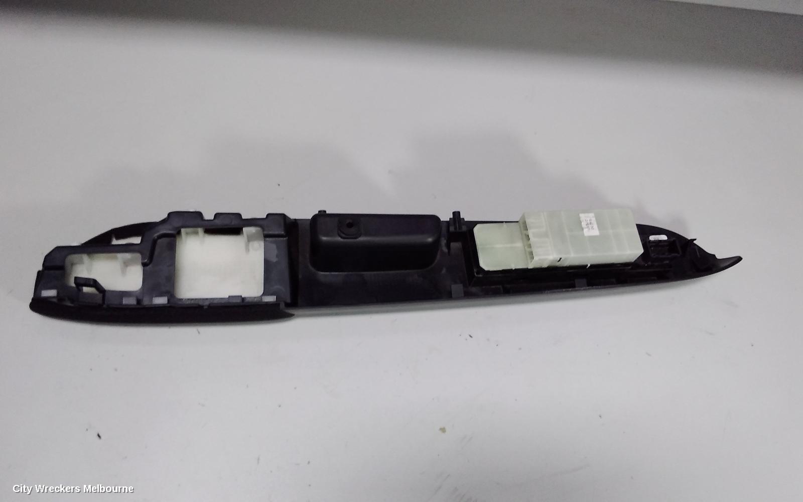 SUZUKI SX4 PWR DR WIND SWITCH, RH FRONT (MASTER SWITCH), 02/2007 - 01/2014