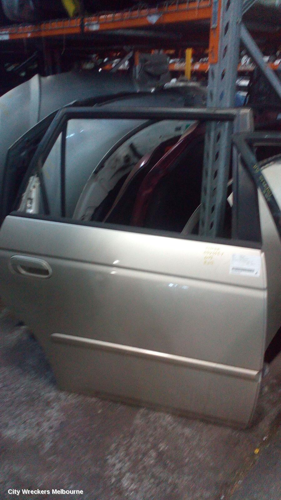 HONDA ODYSSEY RIGHT REAR DOOR, RA, W/ MOULD TYPE, 04/2000 - 05/2004 (AUST TYPE)
