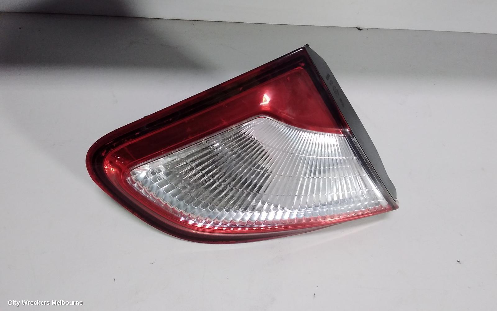 NISSAN DUALIS REAR GARNISH, TAILGATE LAMP (LH SIDE), J10, 01/2010 - 05/2014