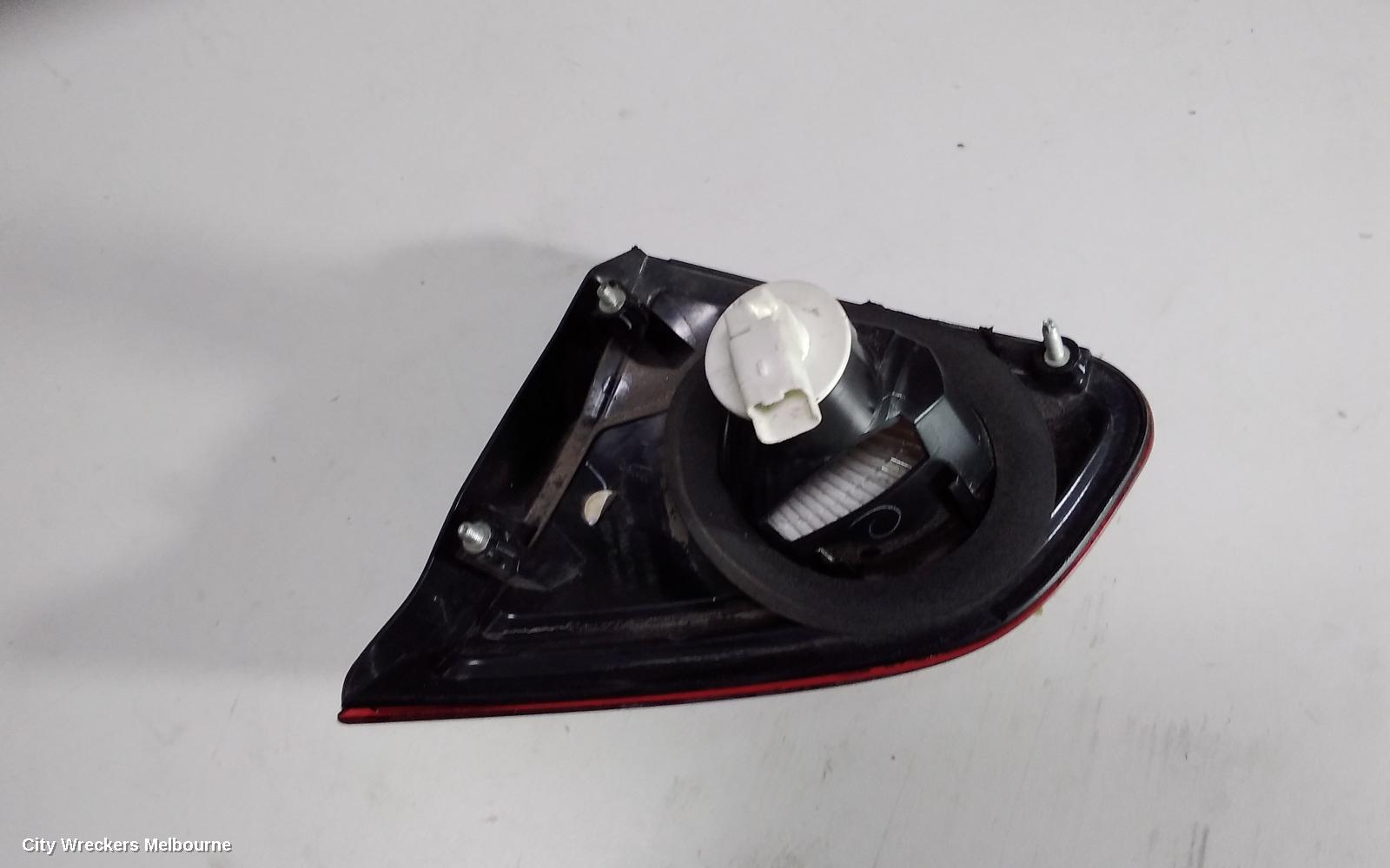 NISSAN DUALIS REAR GARNISH, TAILGATE LAMP (LH SIDE), J10, 01/2010 - 05/2014