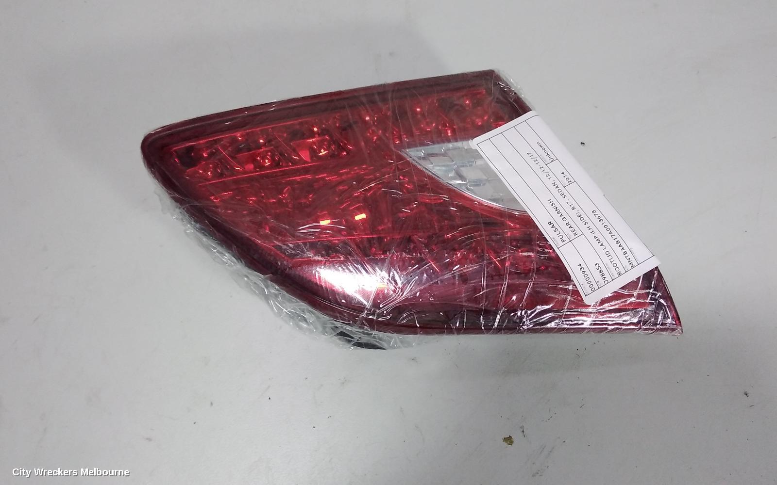 NISSAN PULSAR REAR GARNISH, BOOTLID LAMP (LH SIDE), B17, SEDAN, 12/2012 - 12/2017