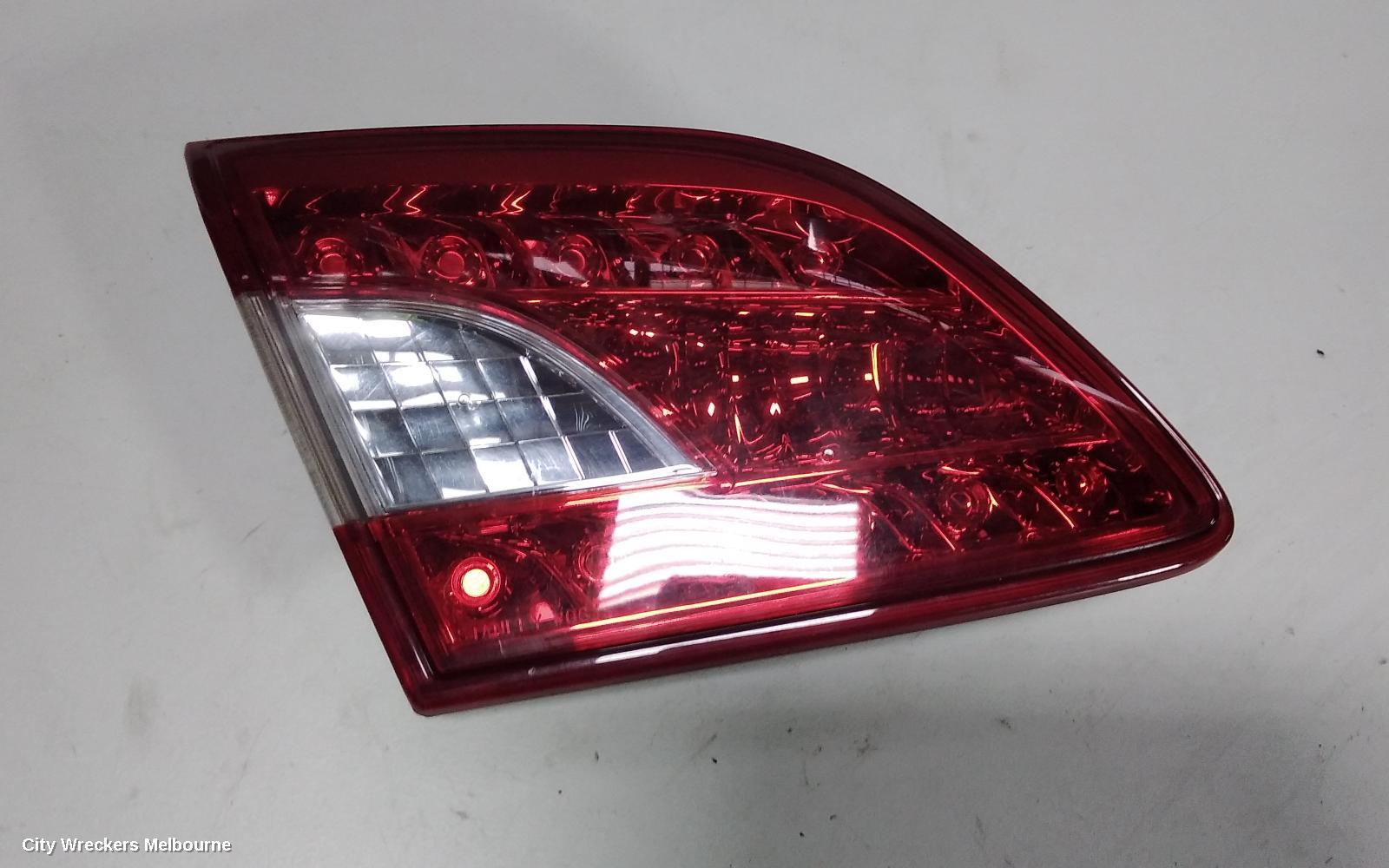 NISSAN PULSAR REAR GARNISH, BOOTLID LAMP (LH SIDE), B17, SEDAN, 12/2012 - 12/2017