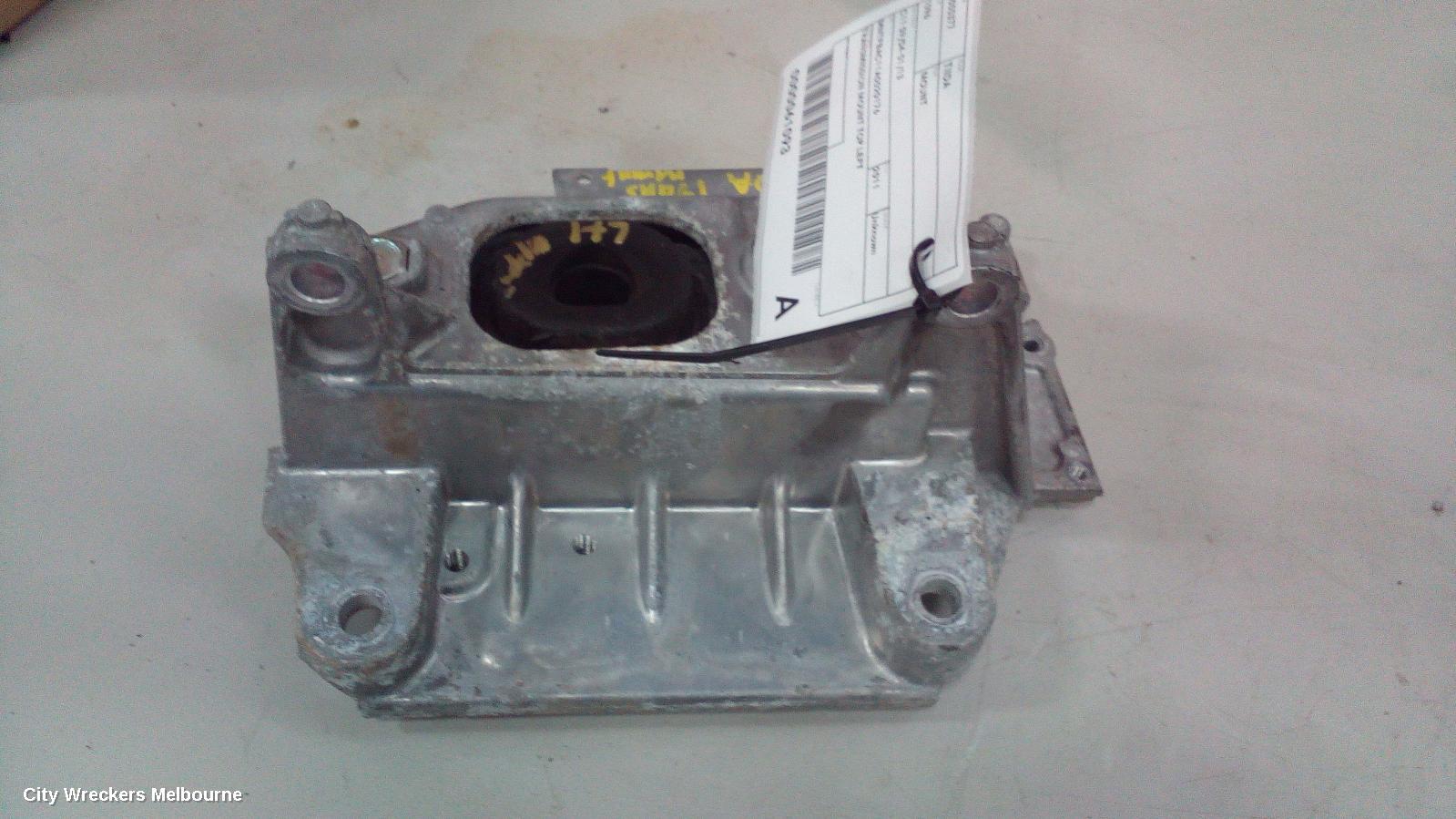 NISSAN TIIDA MOUNT, ENGINE MOUNT, LEFT INSULATOR, PETROL, 1.8, MR18, C11, 09/2004 - 01/2013