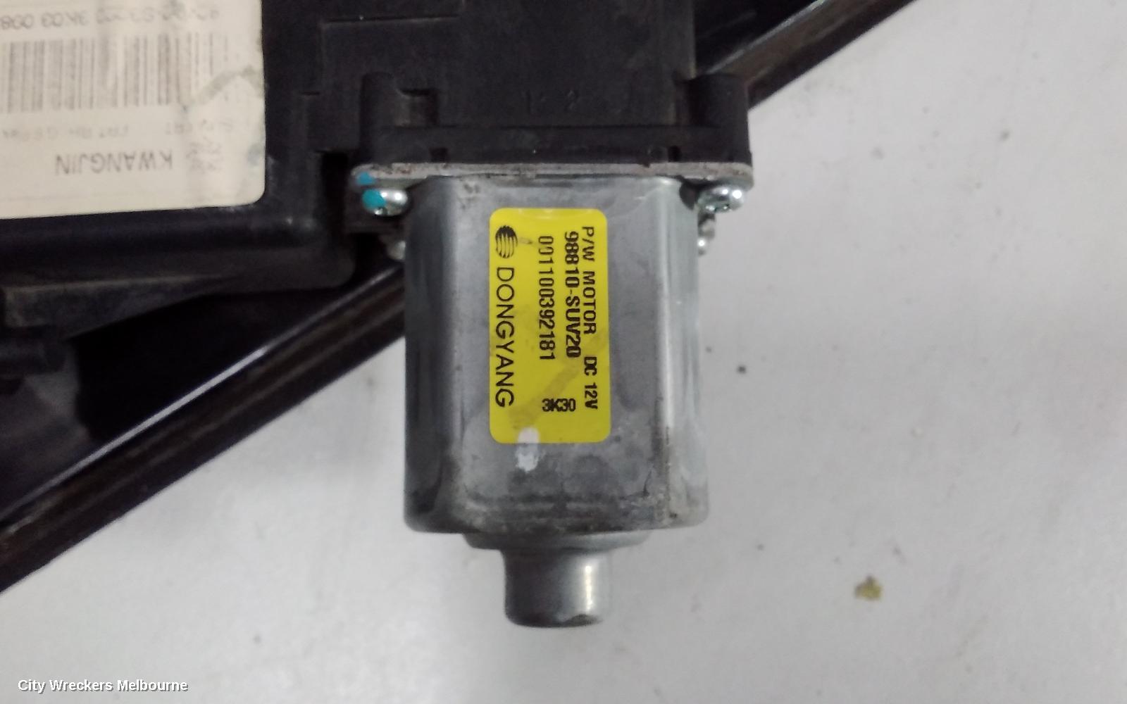 HOLDEN TRAX RIGHT FRONT WINDOW REG/MOTOR, TJ SERIES, 08/2013 ONWARDS