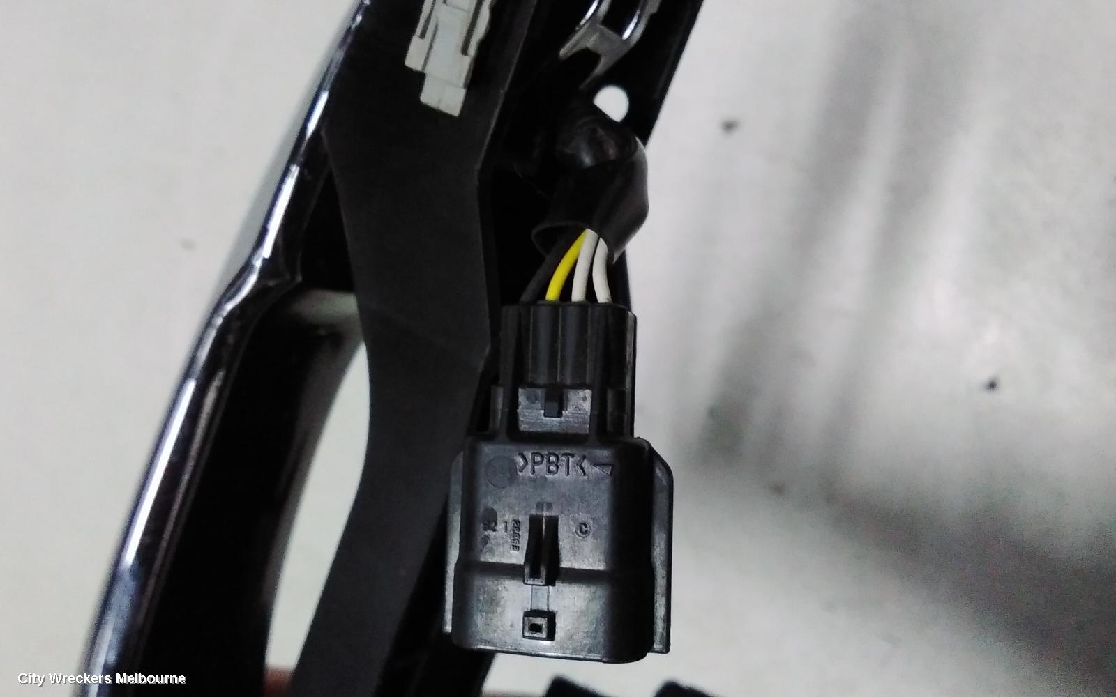 NISSAN XTRAIL DOOR HANDLE, OUTER, RH FRONT, T32, 02/2014 ONWARDS
