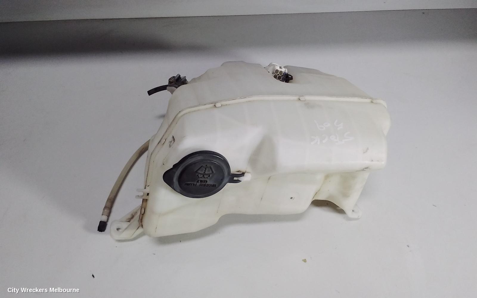 TOYOTA HIACE WASHER BOTTLE, TRH/KDH, 03/2005 - 04/2019