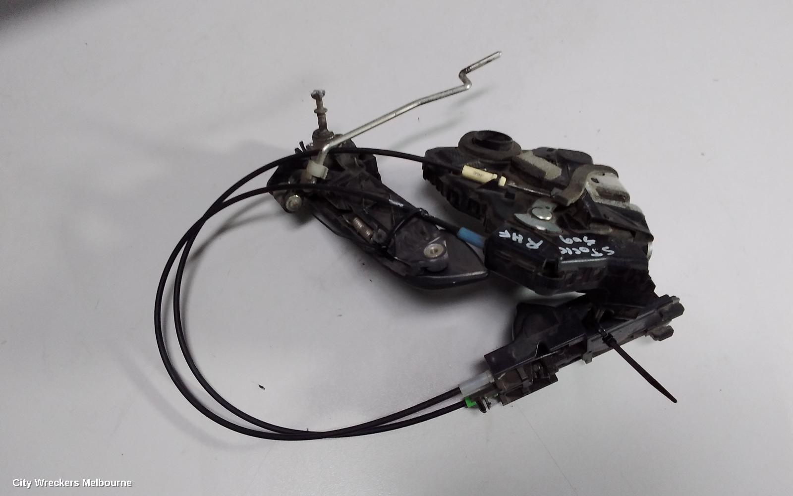 TOYOTA HIACE DOOR/BOOT/GATE LOCK, RIGHT FRONT DOOR LOCK, TRH/KDH, 03/2005 - 04/2019