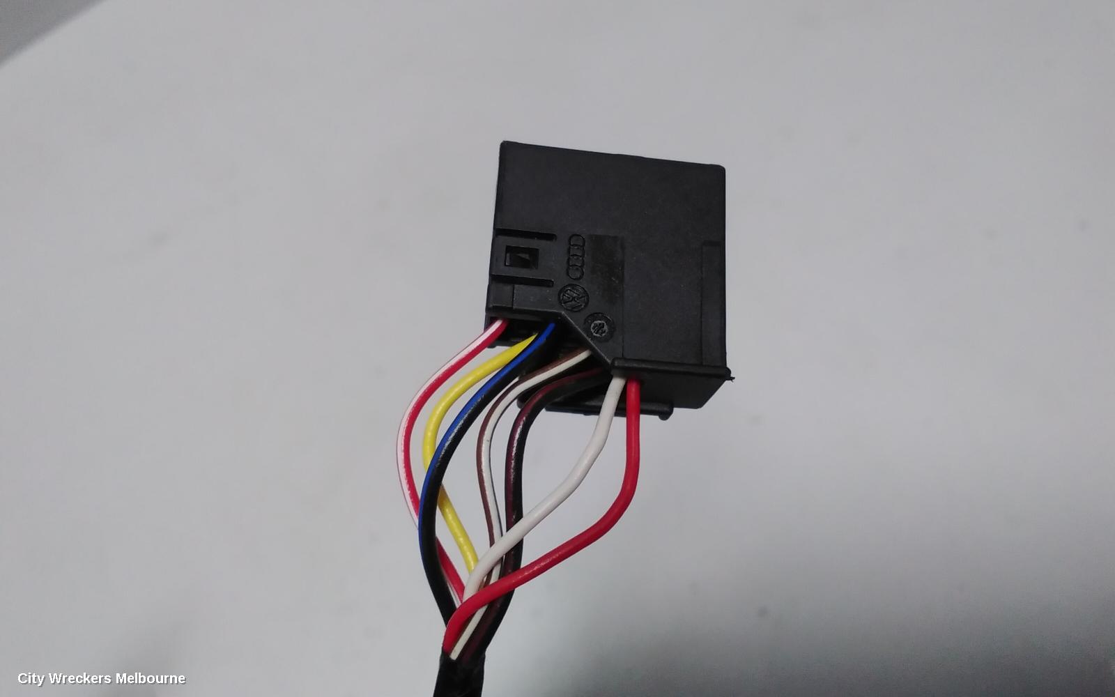 AUDI Q5 RIGHT DOOR MIRROR, 8R, MANUAL FOLD, NON LANE CHANGE ASSIST TYPE (6XC/7Y0 1PLUG, 7 WIRE), 03/2009 - 11/2014