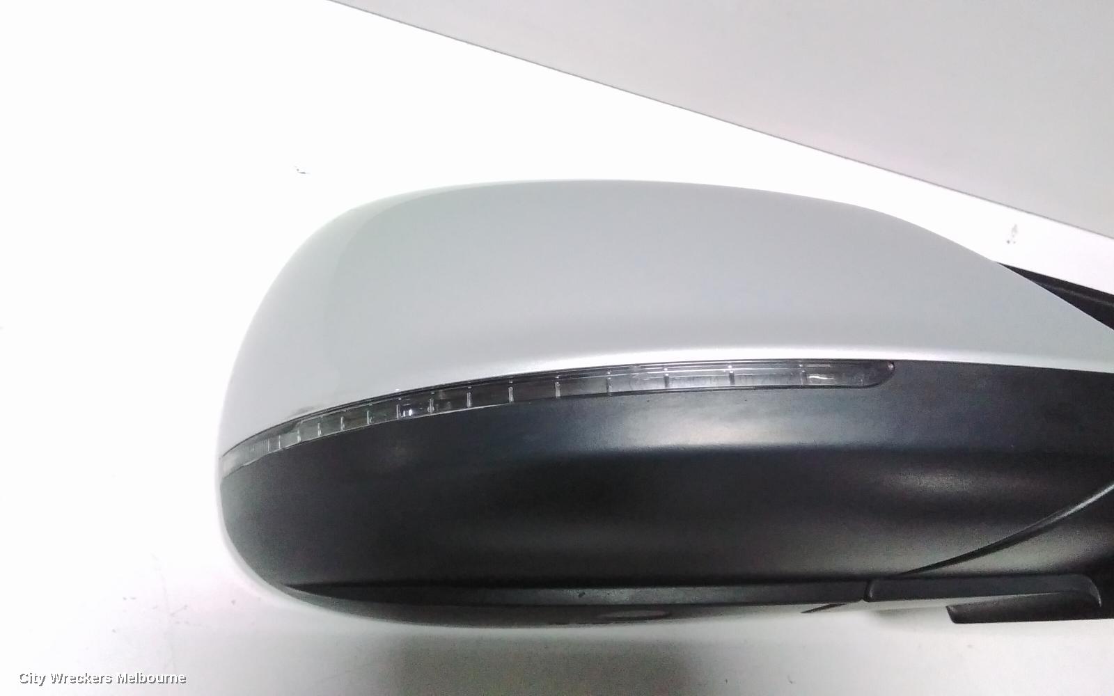 AUDI Q5 RIGHT DOOR MIRROR, 8R, MANUAL FOLD, NON LANE CHANGE ASSIST TYPE (6XC/7Y0 1PLUG, 7 WIRE), 03/2009 - 11/2014