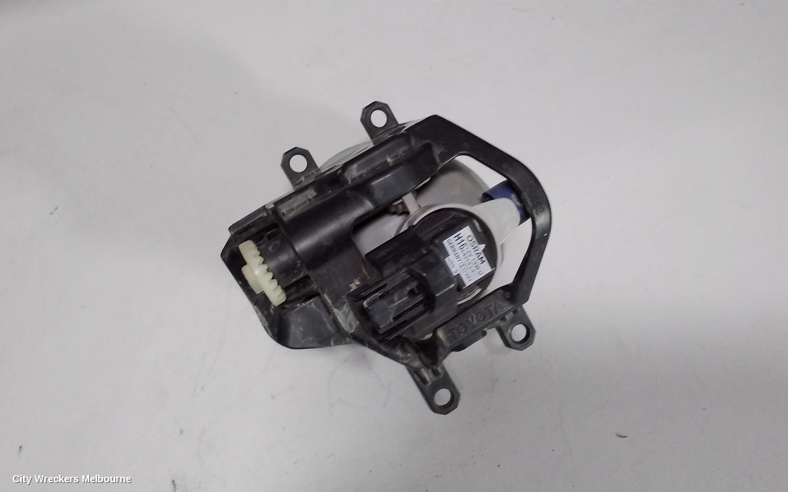 TOYOTA COROLLA LEFT INDICATOR/FOG/SIDE, BUMPER FOGLAMP, ZRE152R, HATCH, 11/2009 - 09/2012