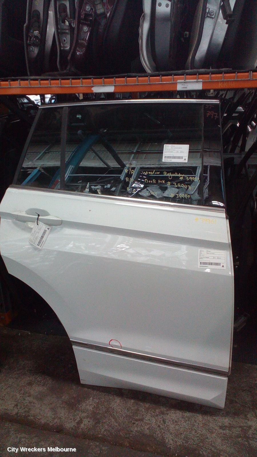 VOLKSWAGEN TIGUAN RIGHT REAR DOOR WINDOW, 5NA, DARK TINT TYPE, 06/2016 ONWARDS
