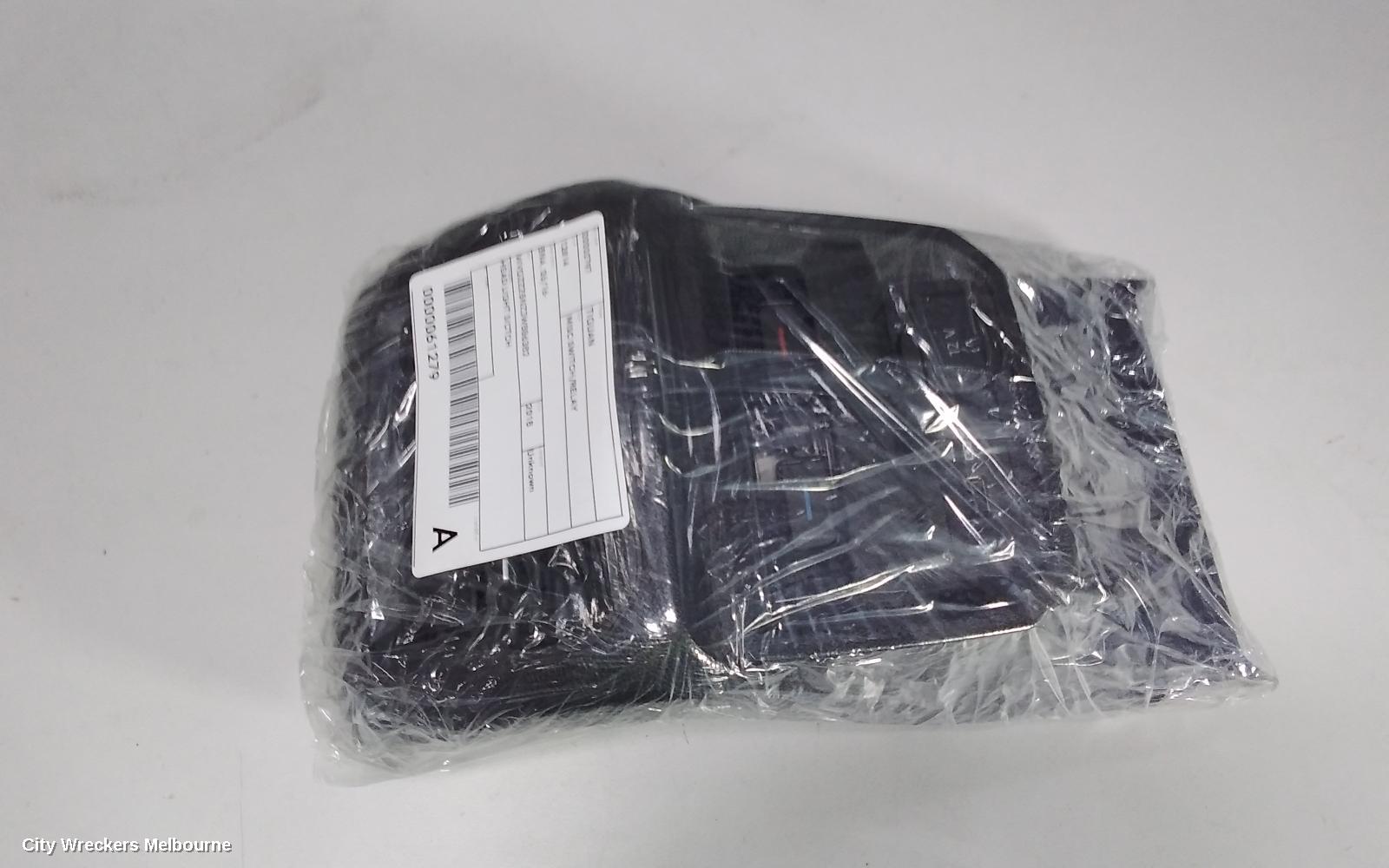 VOLKSWAGEN TIGUAN, 5NA, 06/2016 - 02/2024, HEAD LIGHT SICTCH: 61279