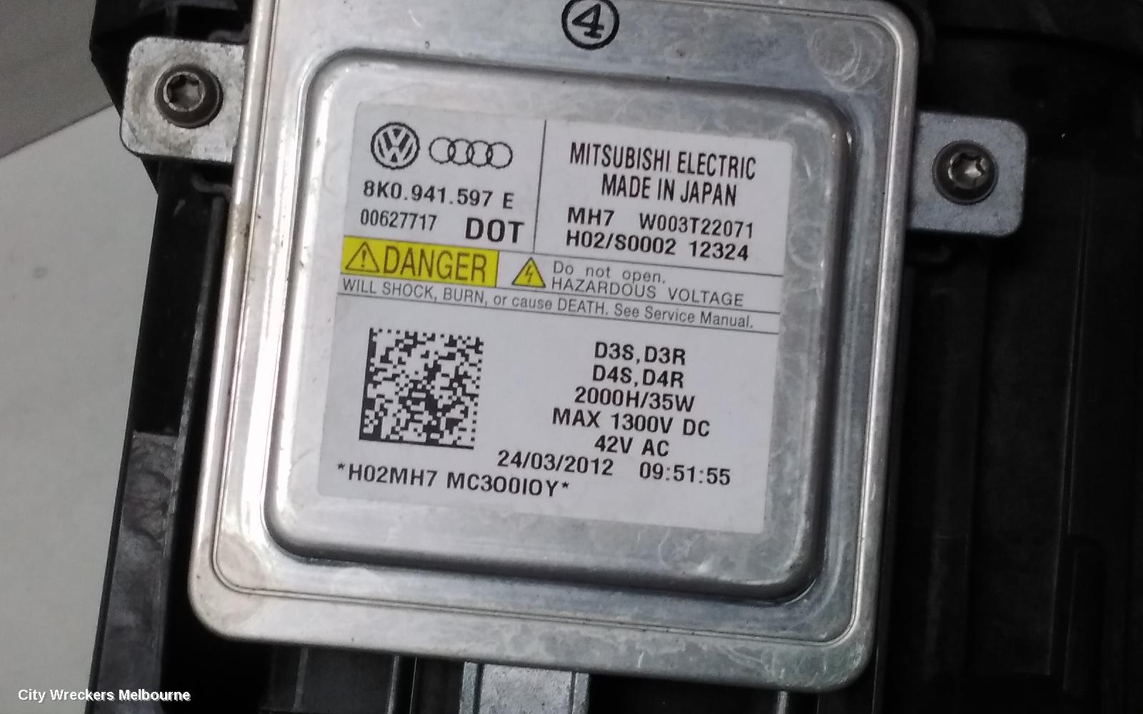 AUDI Q3 RIGHT HEADLAMP, 8U, Q3/RSQ3, XENON, ADAPTIVE TYPE, 03/2012 - 10/2014