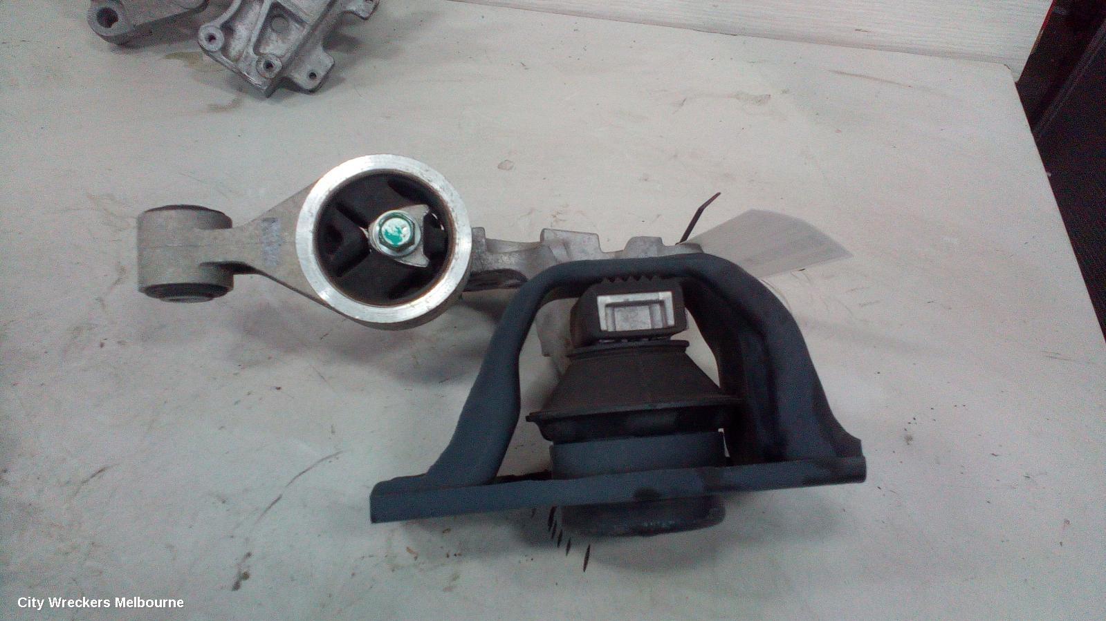 RENAULT KALEOS MOUNT, H45 09/2013 - 04/2016