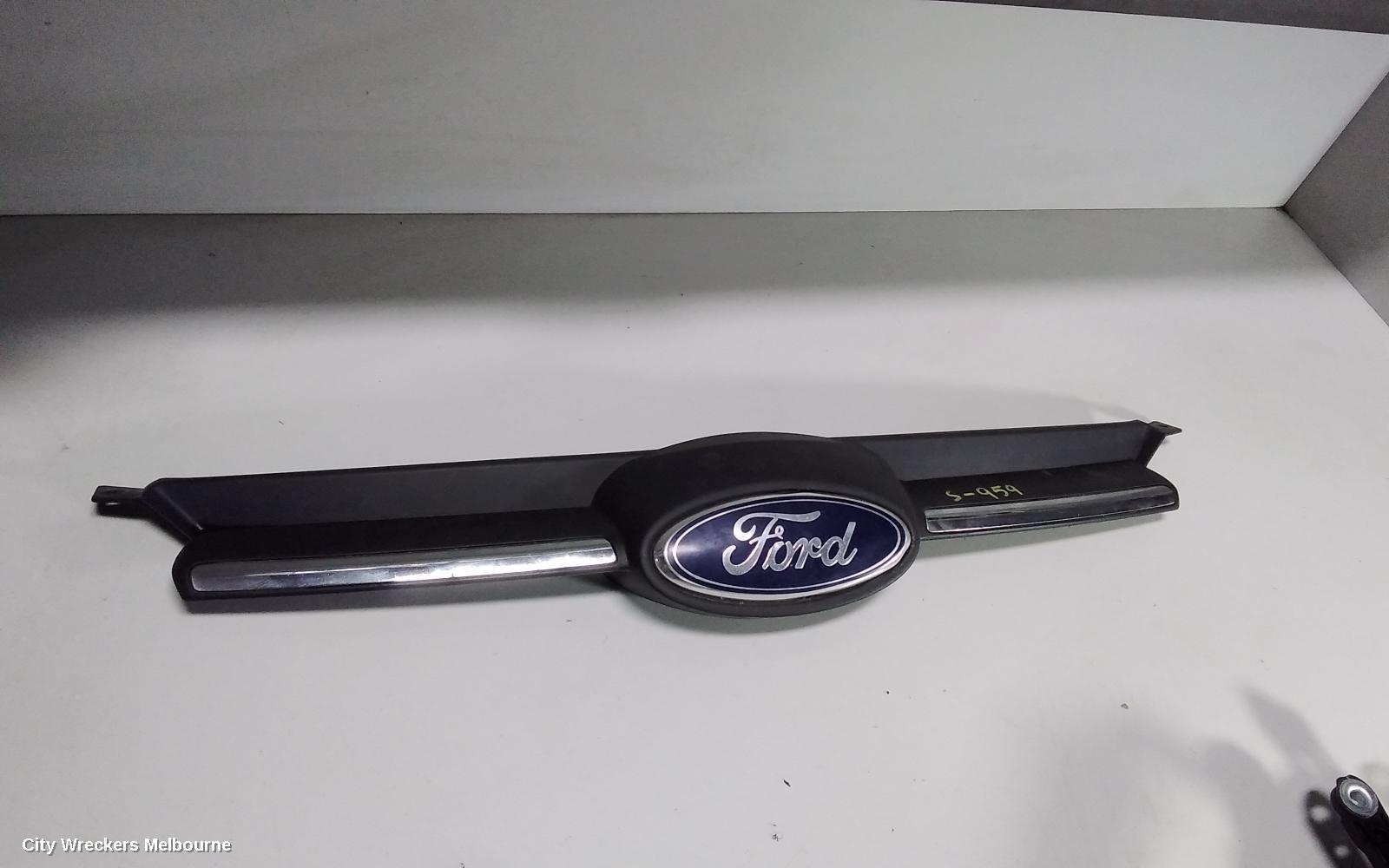 FORD FOCUS GRILLE, RADIATOR GRILLE, LW, AMBIENTE/TREND/SPORT, 05/2011 - 08/2015
