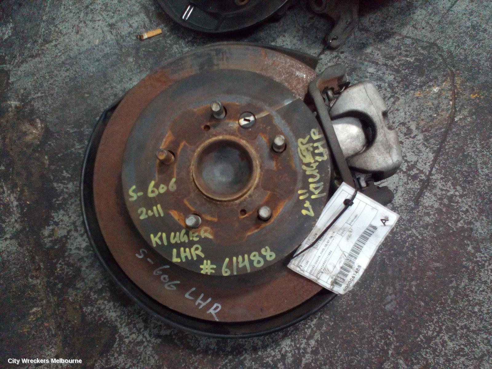 TOYOTA KLUGER LEFT REAR HUB ASSEMBLY, GSU40-GSU45, 2WD, 05/2007 - 02/2014