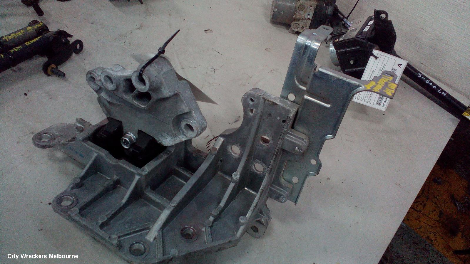 RENAULT KALEOS MOUNT, H45 09/2013 - 04/2016