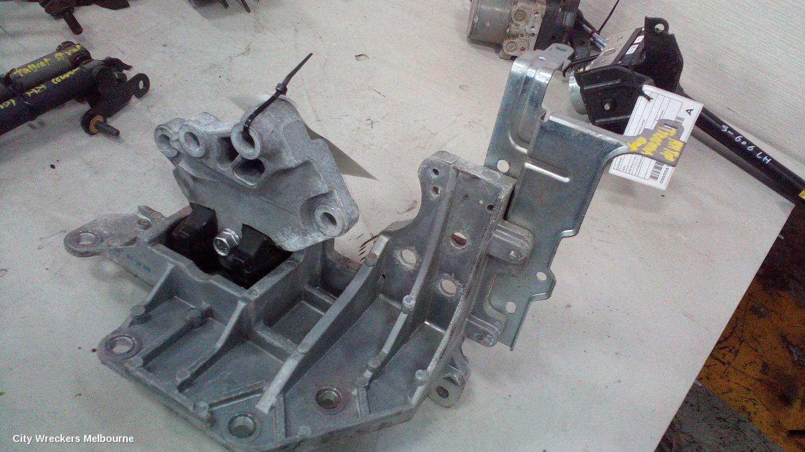 RENAULT KALEOS MOUNT, H45 09/2013 - 04/2016