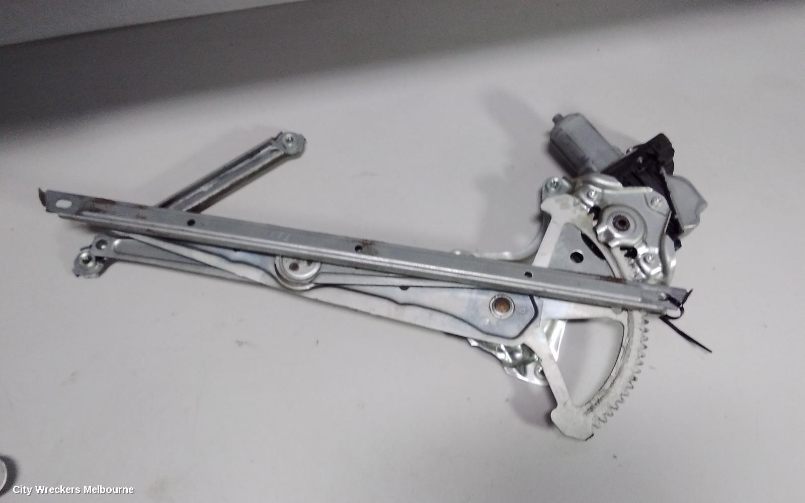 TOYOTA CAMRY RIGHT FRONT WINDOW REG/MOTOR, ASV50/AVV50, POWER, 12/2011 - 10/2017