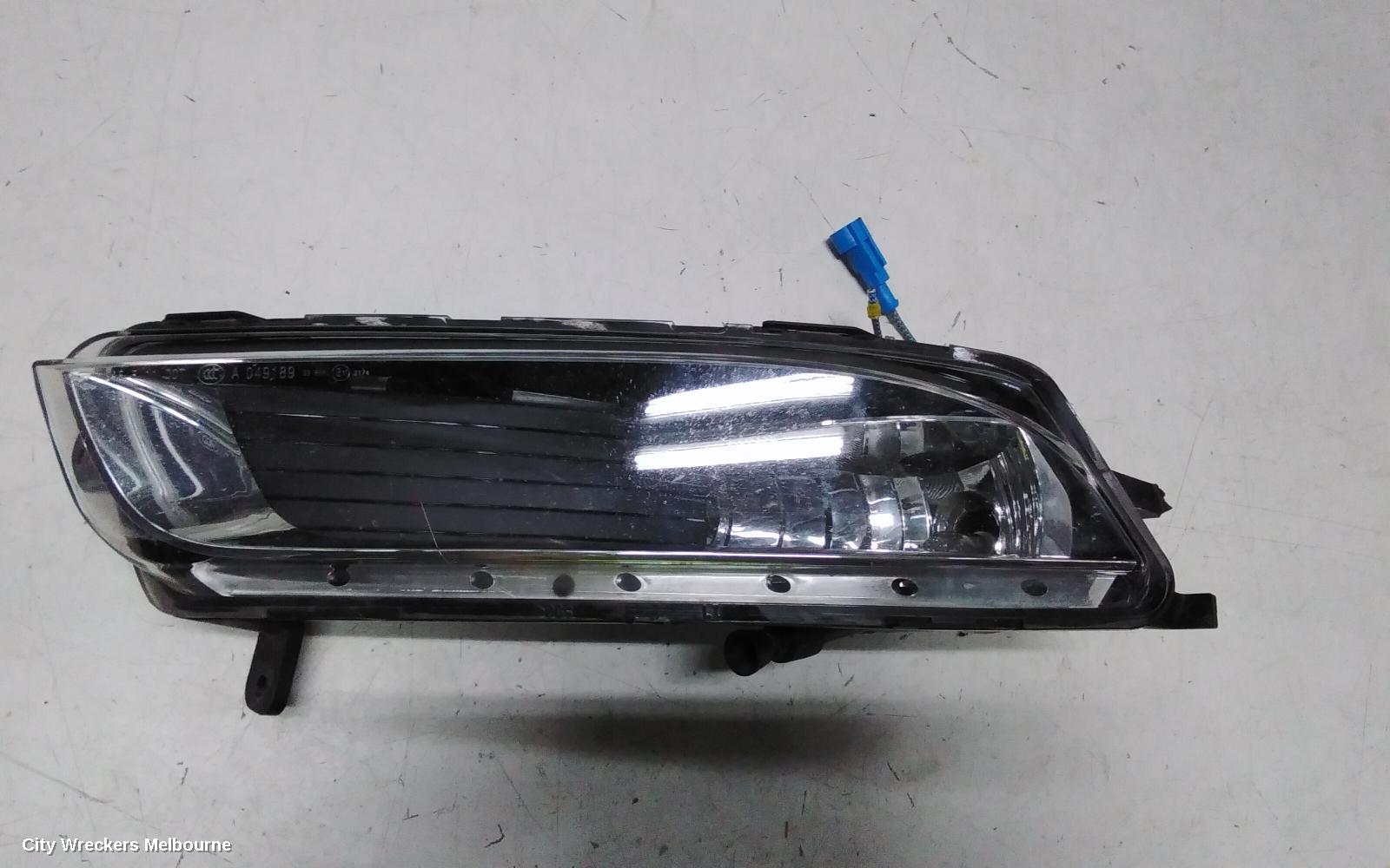 VOLKSWAGEN PASSAT LEFT INDICATOR/FOG/SIDE, BUMPER FOGLAMP, 3CC, SEDAN, 03/2012 - 12/2016