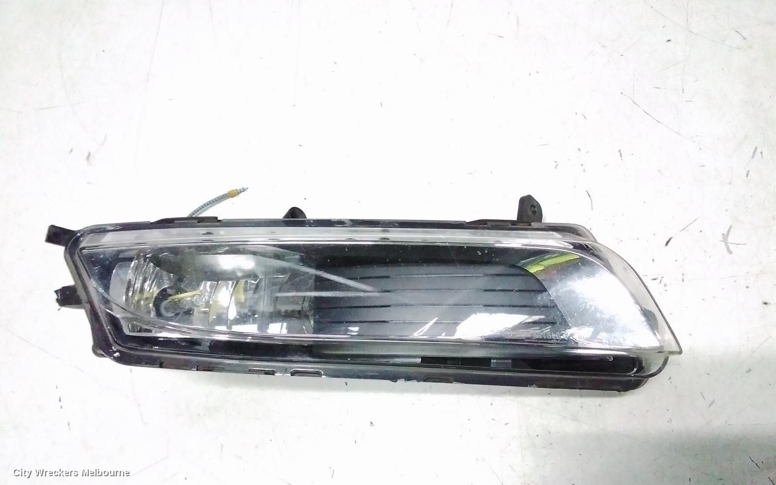 VOLKSWAGEN PASSAT LEFT INDICATOR/FOG/SIDE, BUMPER FOGLAMP, 3CC, SEDAN, 03/2012 - 12/2016