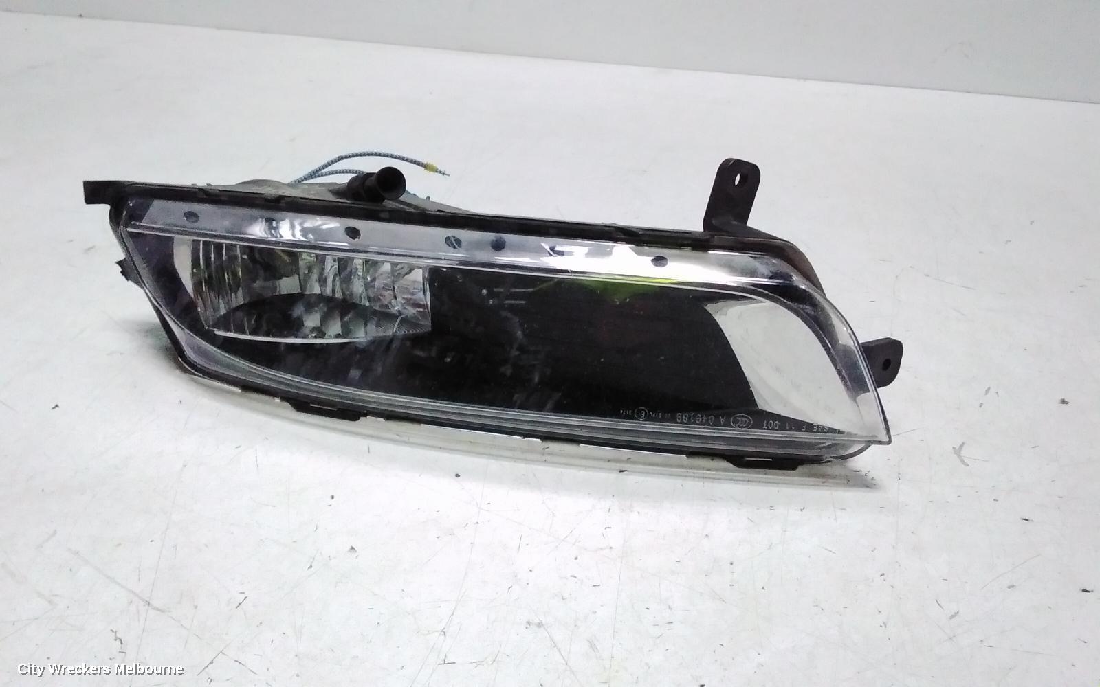 VOLKSWAGEN PASSAT LEFT INDICATOR/FOG/SIDE, BUMPER FOGLAMP, 3CC, SEDAN, 03/2012 - 12/2016